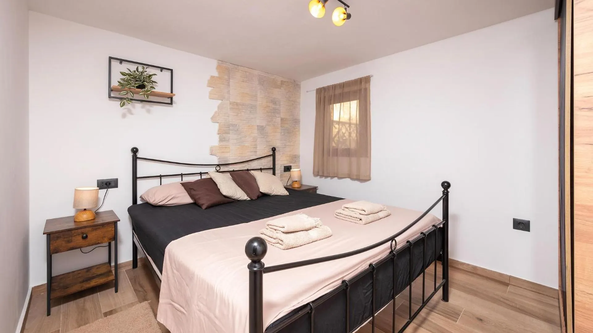 2 Bedroom Nice Home In Jadreški Croacia